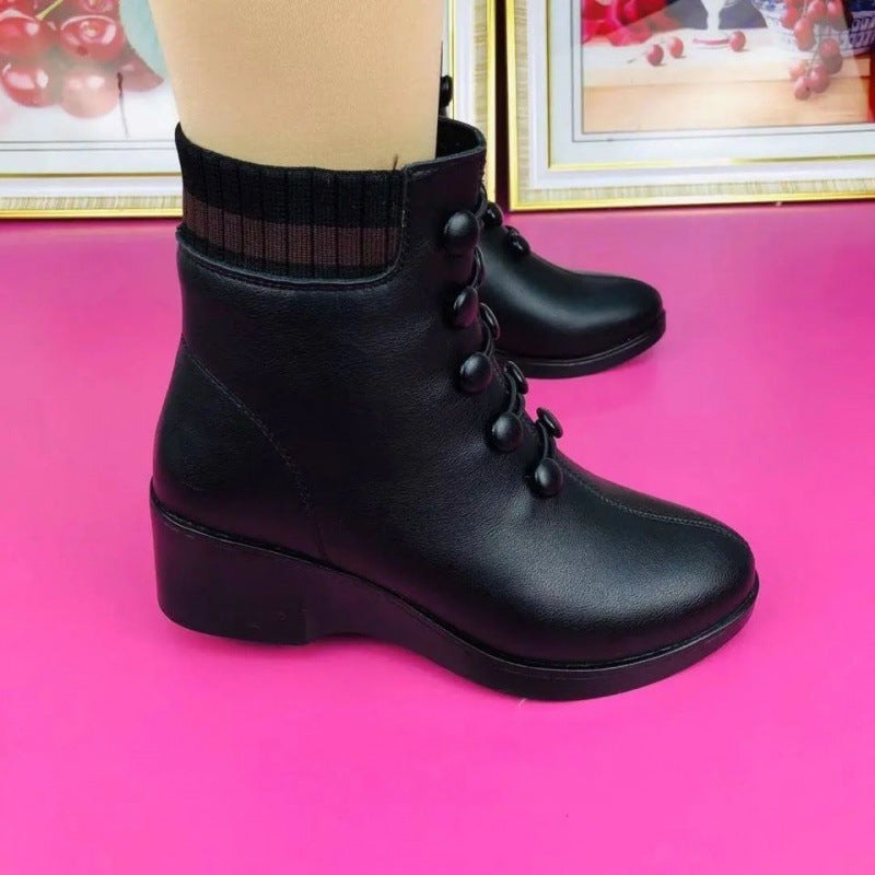 👢【35-41】2025 podzimní a zimní oblíbené měkké kožené boty na šikmém podpatku pro ženy