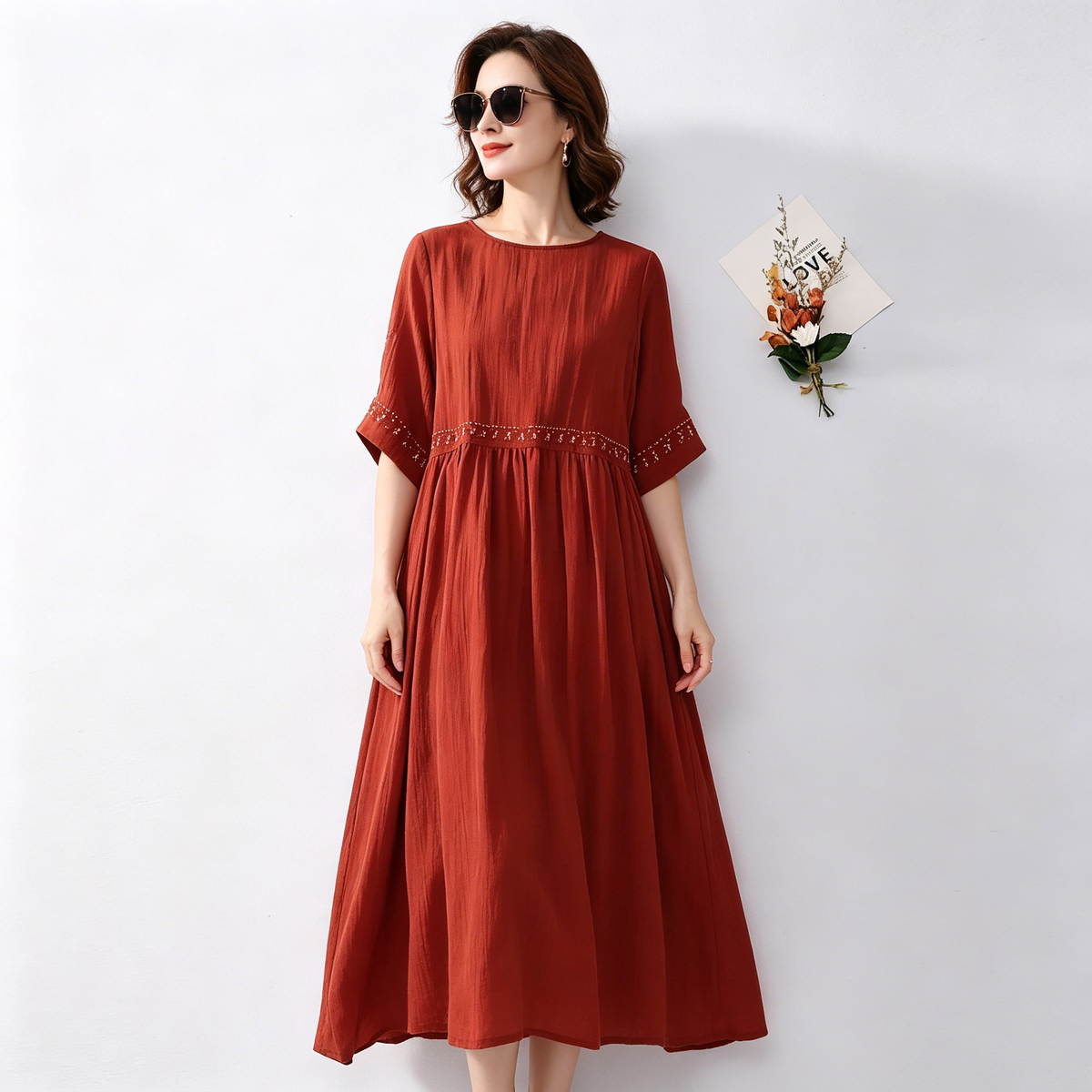 đ Mâ4XL, Plus size elegĂĄns nyĂĄri ruha, bĆ szabĂĄsĂș, hĂmzett, rövid ujjĂș midi ruha