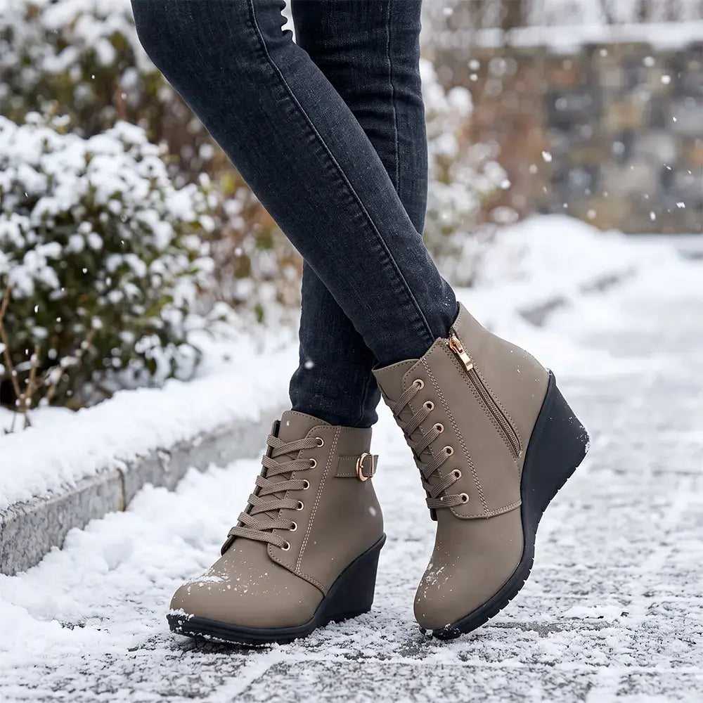 【35-42】👢 Dámské zimní kotníkové boty na klínku: stylová a stabilní volba do chladných dnů.