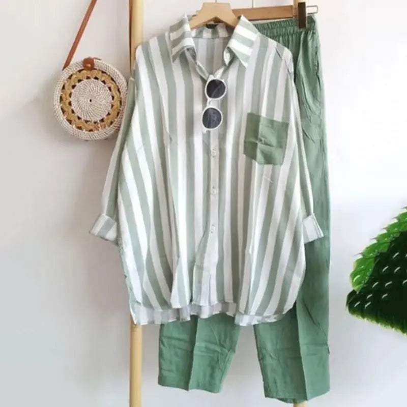 ✨【S-5XL】Nová letní módní ležérní souprava (pruhovaná košile s potiskem + kalhoty)