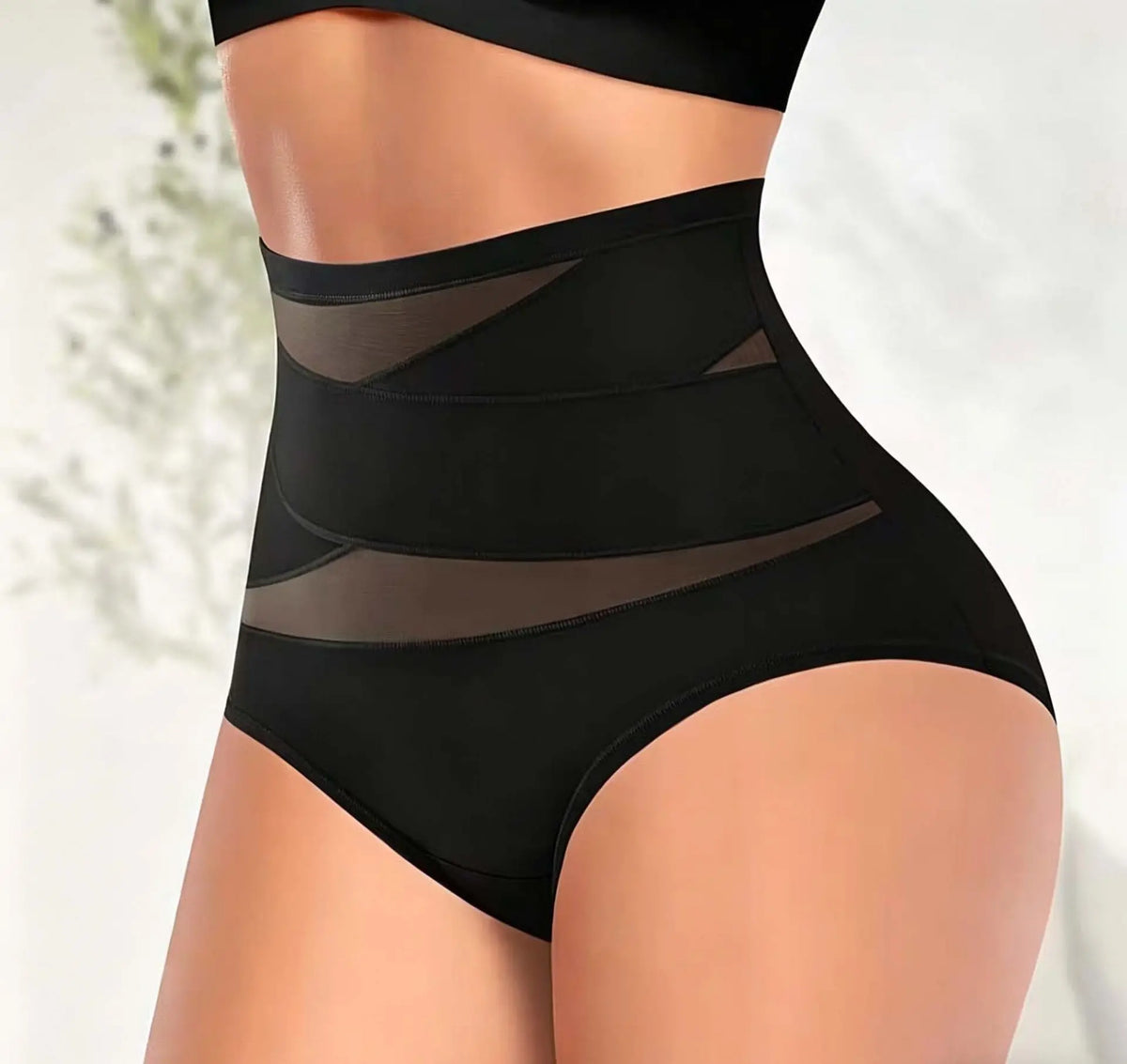 XS-3XL🔥 3 kus 630 Kč 🌸 Poslední den této speciální nabídky! 🎁 Kalhotky s vysokým pasem ve větších velikostech, se zkříženým designem a efektem zpevnění bříška.